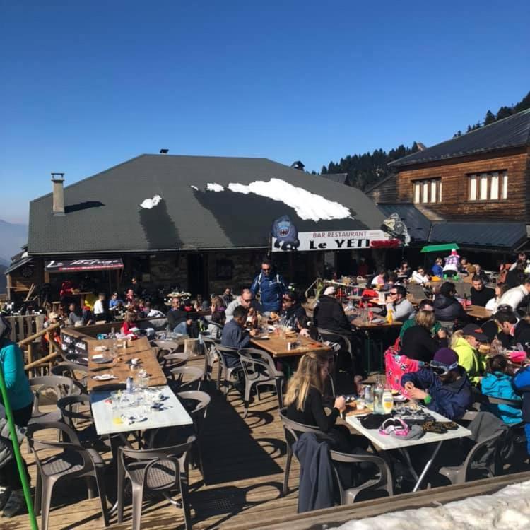 Pleine Nature Pied Pistes Piscine Chauffee Ustou Bagian luar foto
