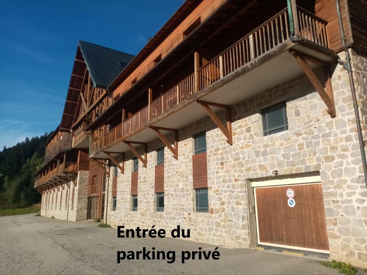 Pleine Nature Pied Pistes Piscine Chauffee Ustou Bagian luar foto