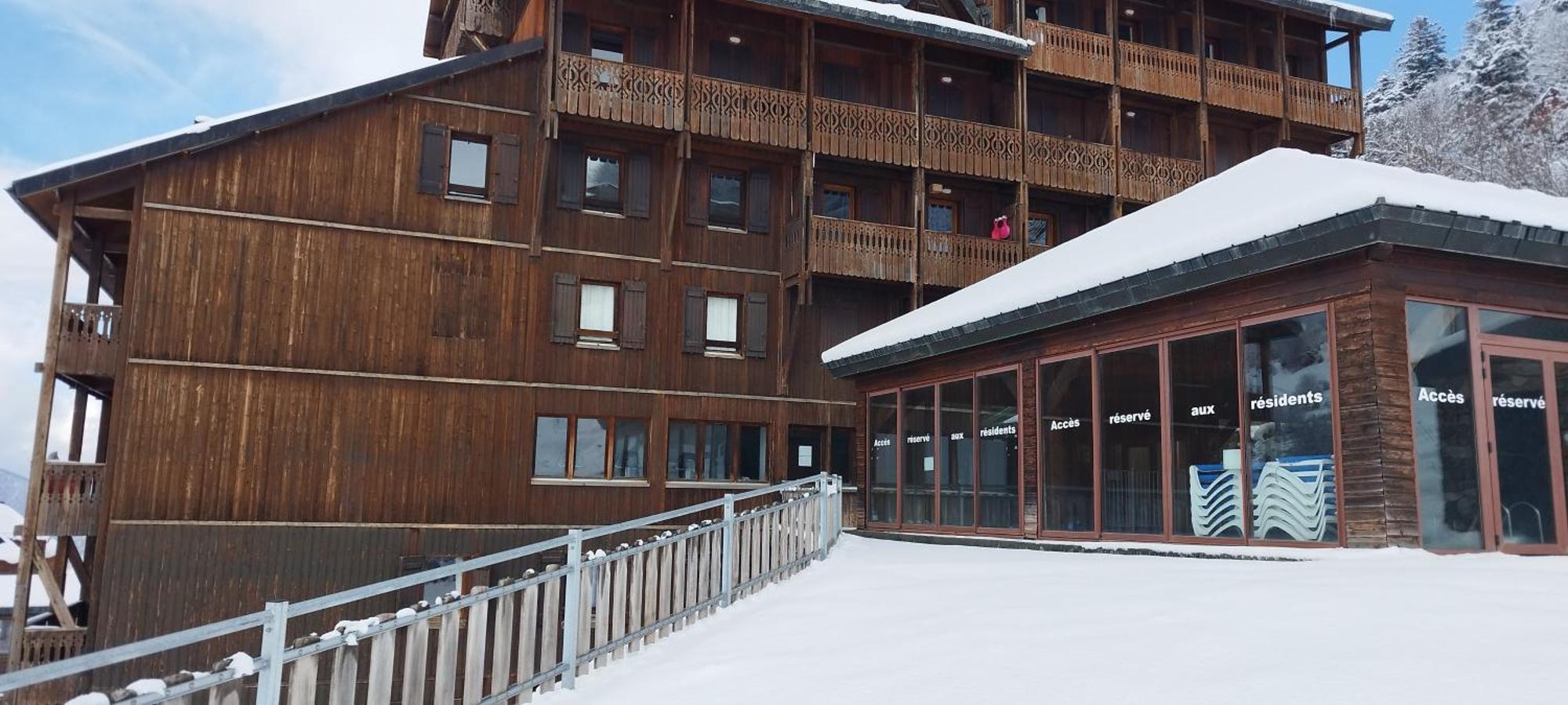 Pleine Nature Pied Pistes Piscine Chauffee Ustou Bagian luar foto